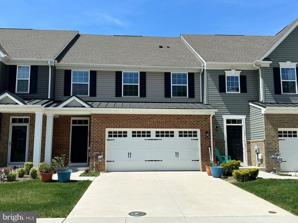 303 Hidden Acres Ln