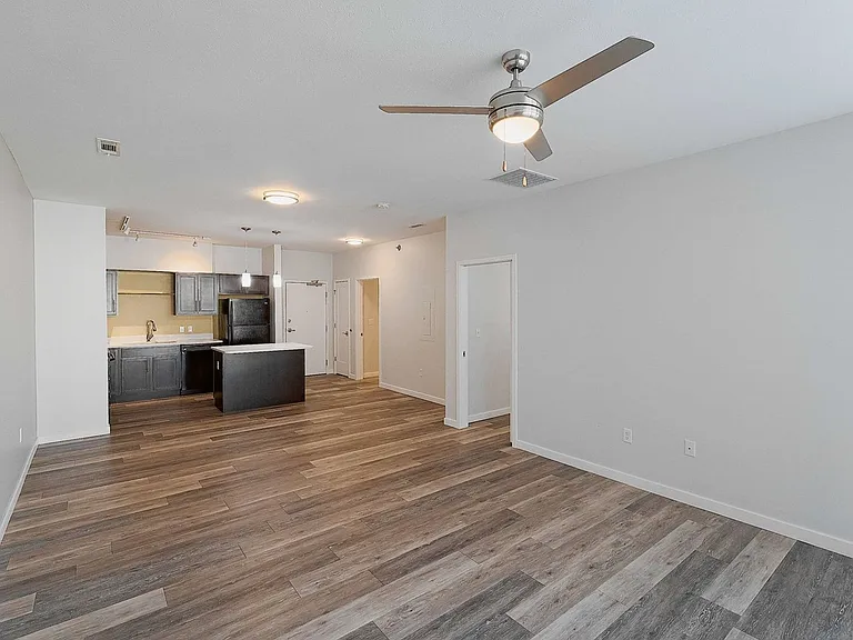 River Rock Apartments — Photo 42