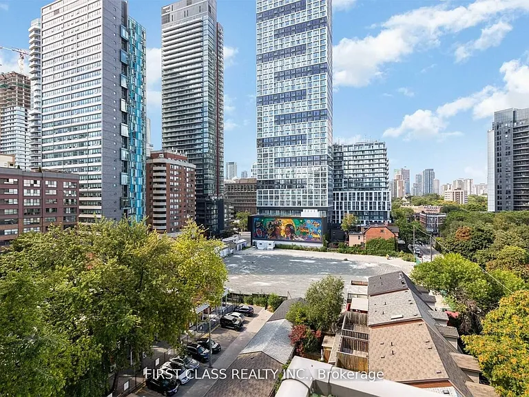 220 George St #907 — Photo 6