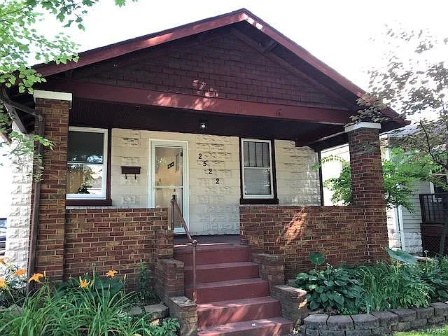 2522 Iowa St photo 1