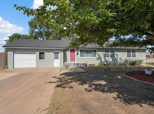 1602 Avenue B, Levelland, TX 79336