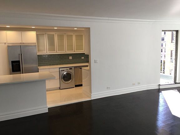 5th image of 301 E 66th St APT 9E