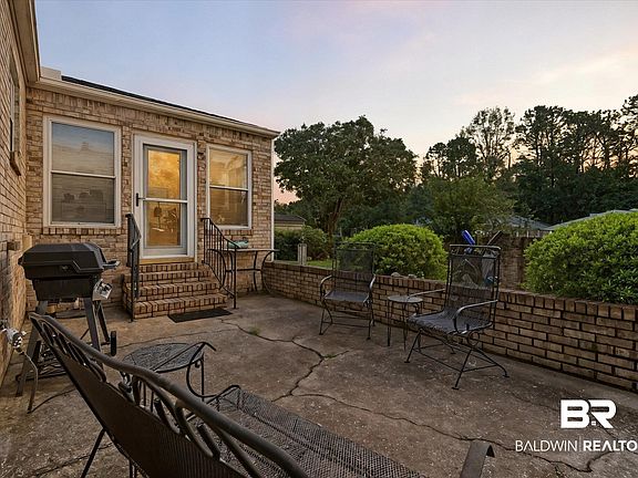 3rd image of 7056 Stonebridge Ct