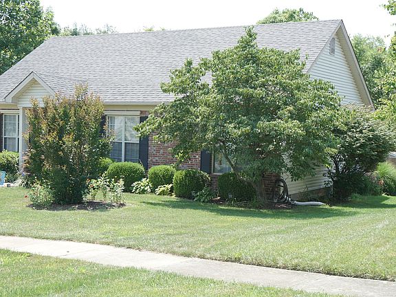 3rd image of 1225 Evergreen Way