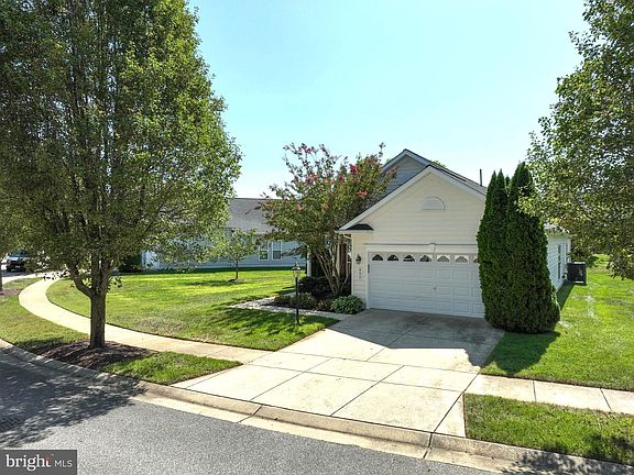 5th image of 825 Harmony Way