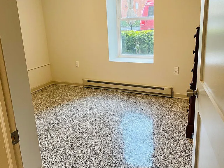 519 Exchange St — Photo 3