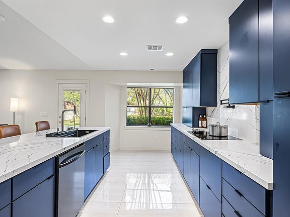 4th image of 12903 Vinyard Dr