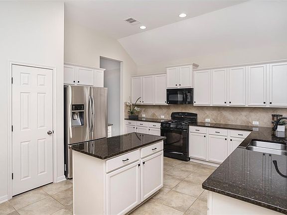3rd image of 2124 Granite Hill Dr