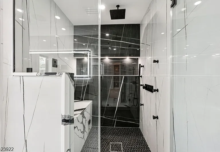 51 Albany Ave — Photo 12