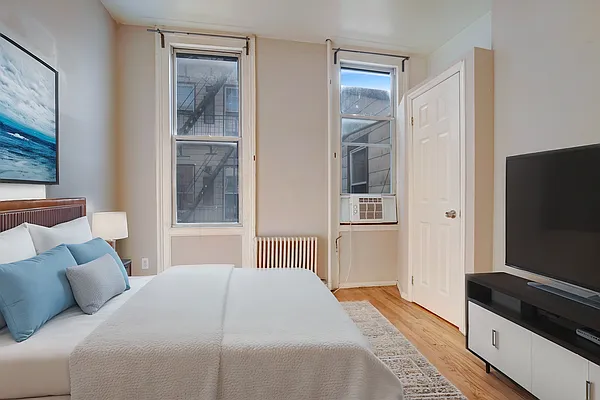 Rented by Compass | media 9