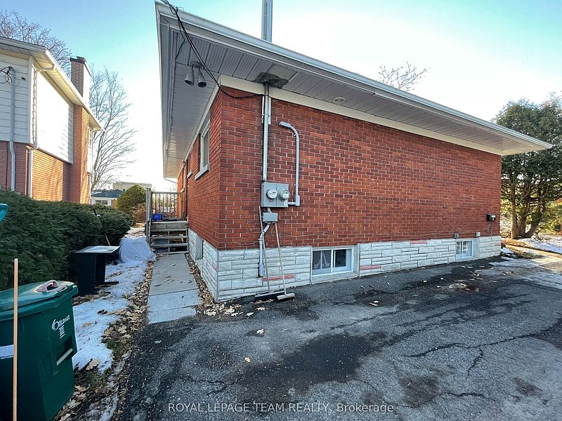 Ottawa House for rent - 3 Bedrooms — photo 12