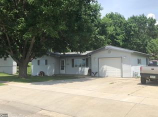 818 N 20th St, Denison, IA 51442