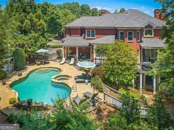 225 Farmbrooke Ct, Sandy Springs, GA 30350