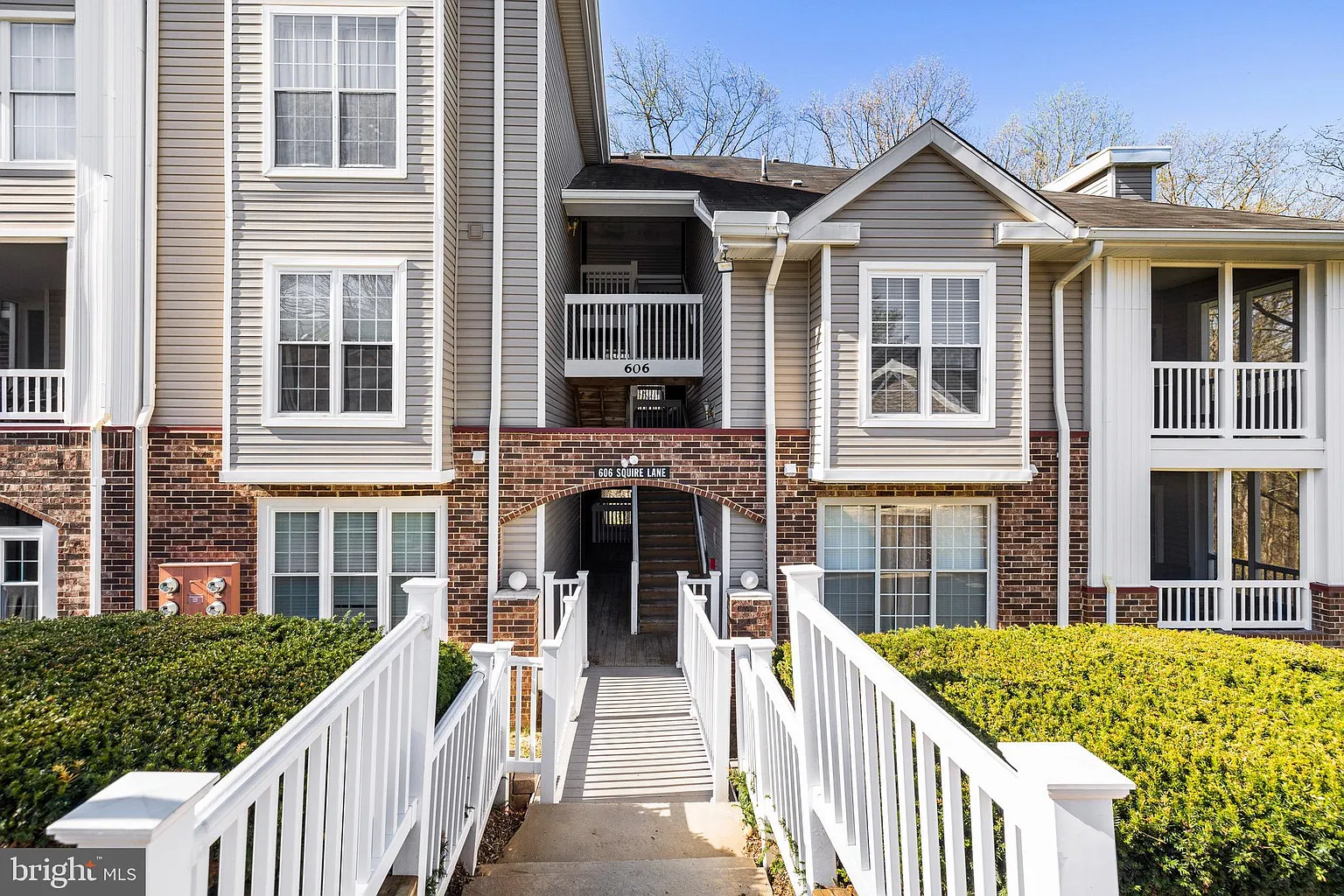 606 Squire Ln APT H photo 1