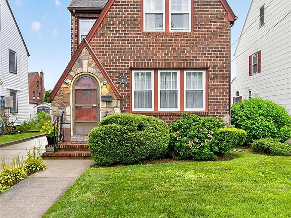 2nd image of 448 Lewis Place
