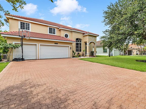 4th image of 10214 NW 54th Pl