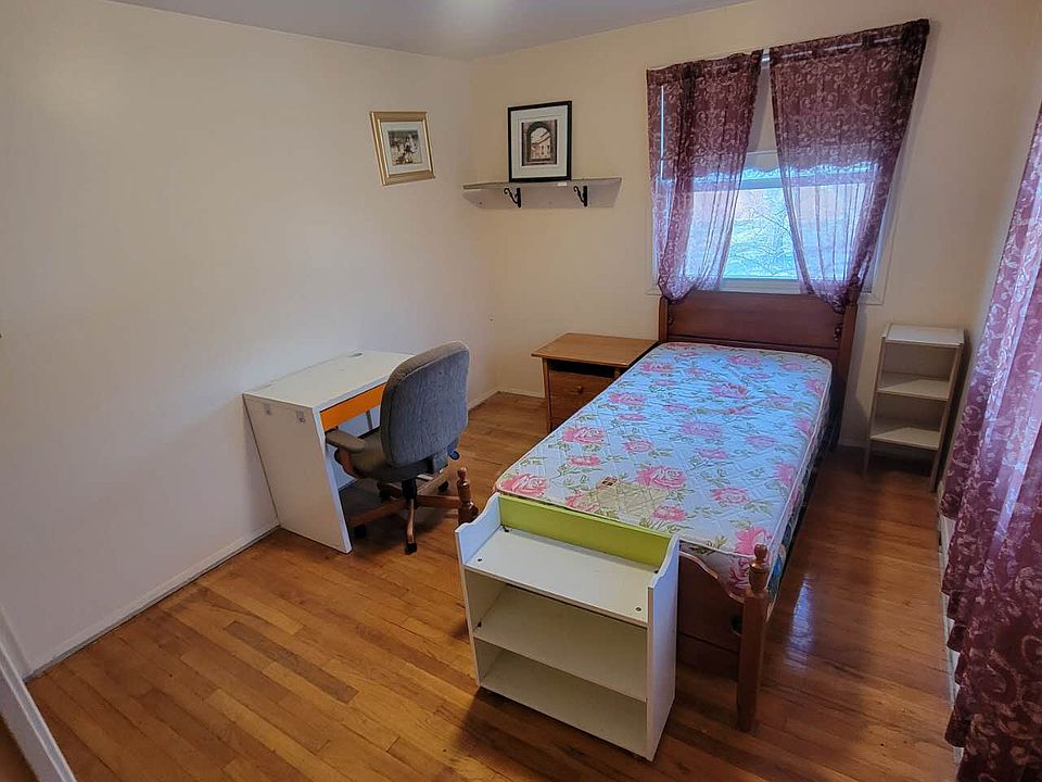 2nd image of 28835 Hales St #2