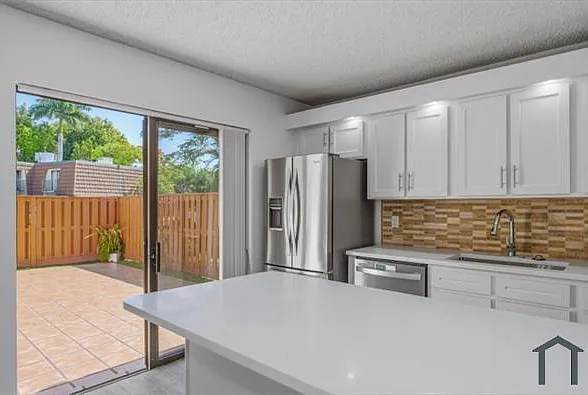 5247 Cedarbend Dr #2 — Photo 4