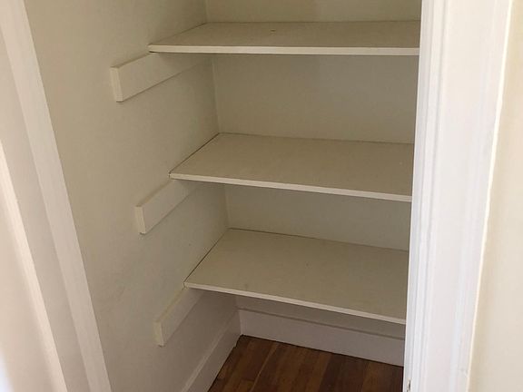 4th image of 710 33rd Ave APT 4