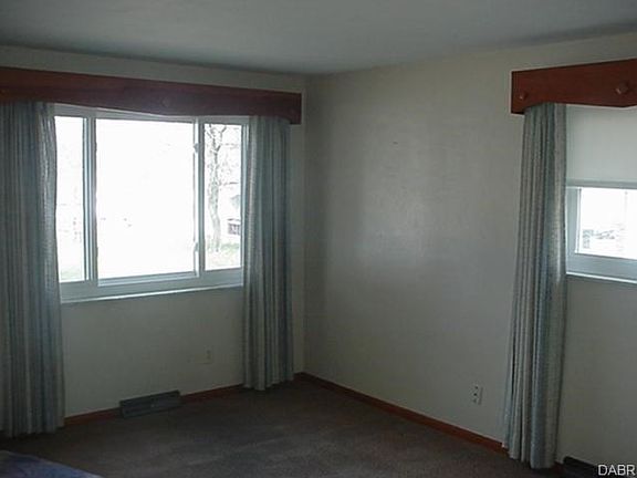 5th image of 730 E Pearl St