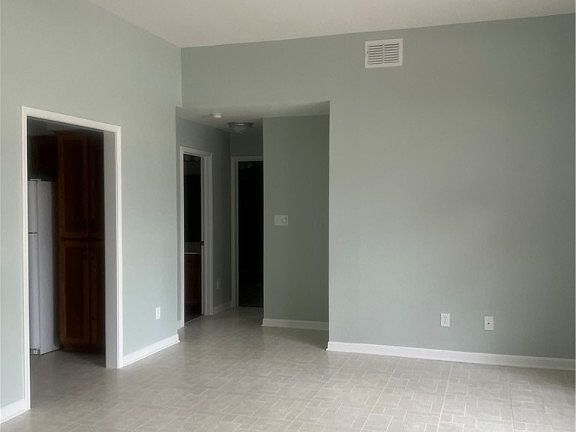 3rd image of 710 Briarbend Dr