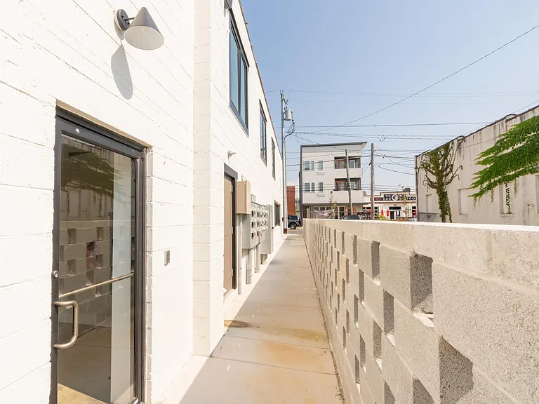 614 E Main St #205 — Photo 22