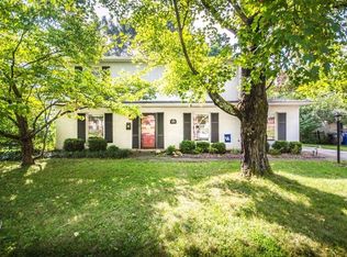 3492 Greentree Rd, Lexington, KY 40517