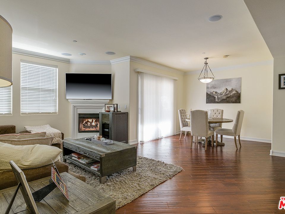 1st image of 4237 N Longridge Ave #302