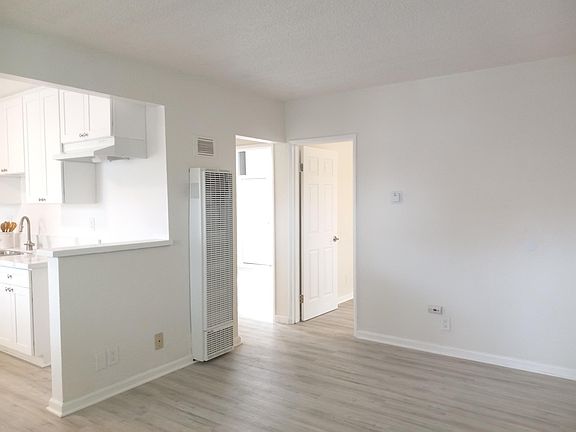 5th image of 1470-5 W Parade St #1470-5
