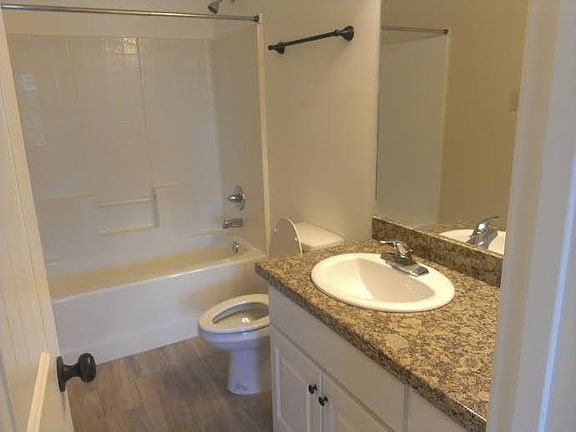 5th image of 6806 Oakridge Ave APT B