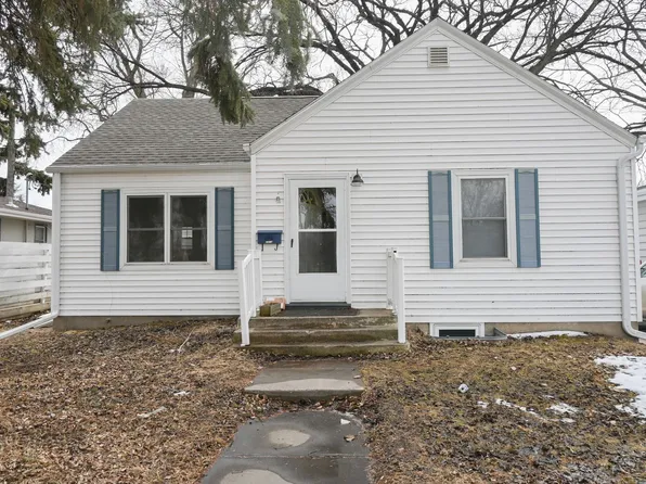 2313 University Ave, Grand Forks, ND 58203