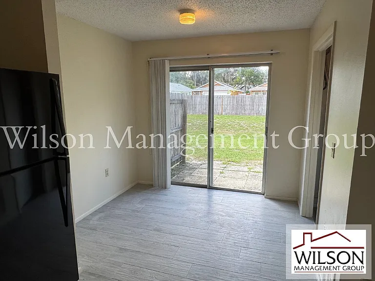10041 Massey St — Photo 6