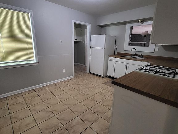 5th image of 4697 Grecco Dr