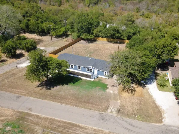 701 Lazy Springs Dr, Red Oak, TX 75154