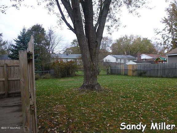 4th image of 3513 Bluebird Ave SW