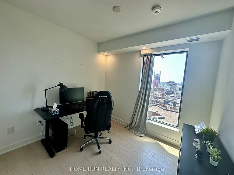 340 Queen St #1701 — Photo 7