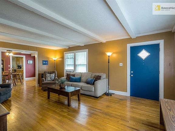 Spacious living room