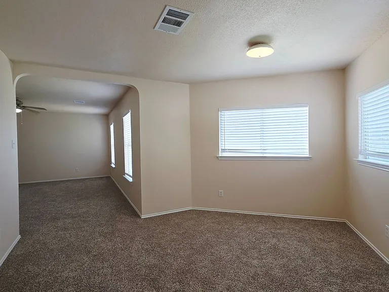 402 Empresario Dr — Photo 19