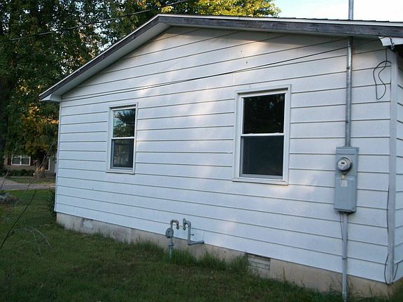 4th image of 1142 Perry Dr