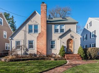 63 Penn Dr, West Hartford, CT 06119