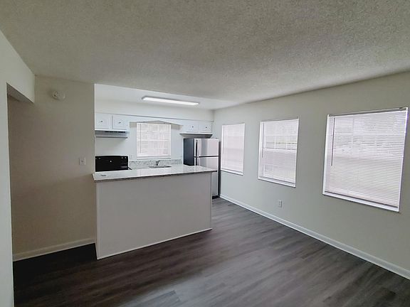 3rd image of 5238 Davisson Ave