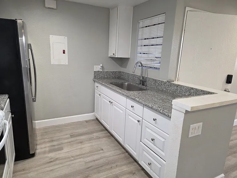 871 W San Ysidro Blvd W #1 — Photo 11