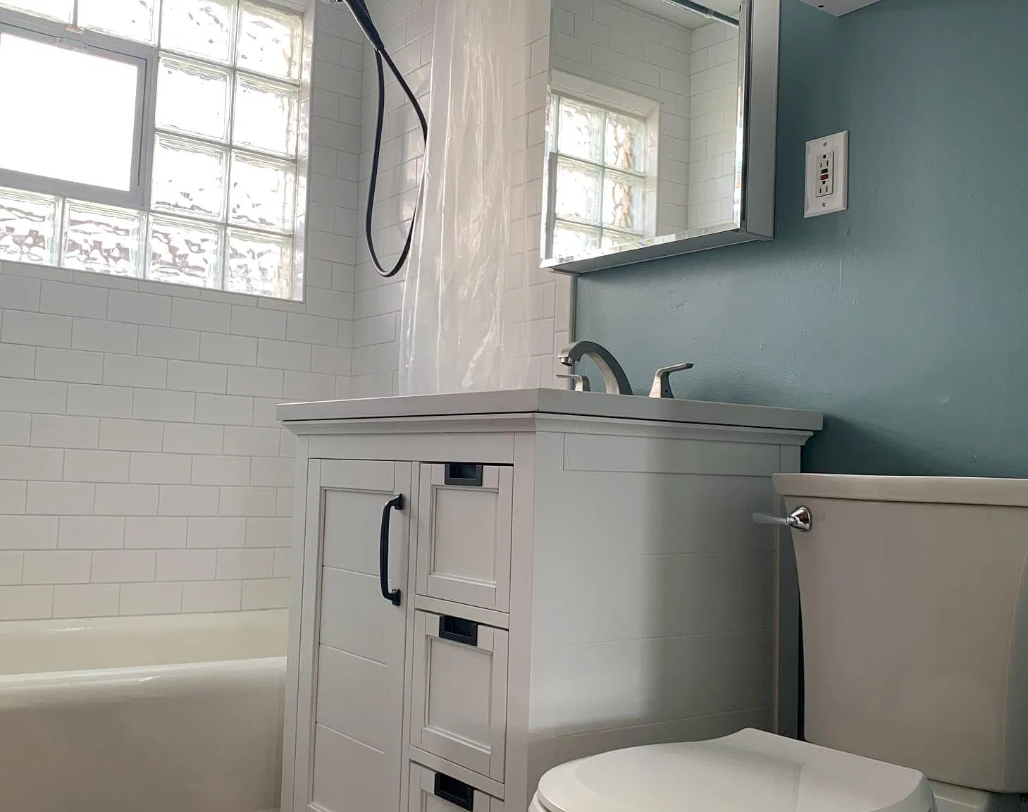 3 bed, 1600 sqft, $2,195 — Photo 3