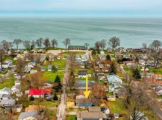 303 Delamere Rd, Vermilion, OH 44089