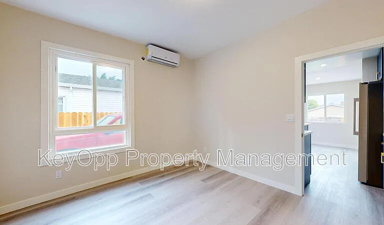 976 Masson Ave #3 — Photo 10
