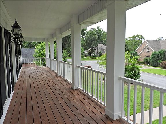 3rd image of 45 Stonehenge Dr