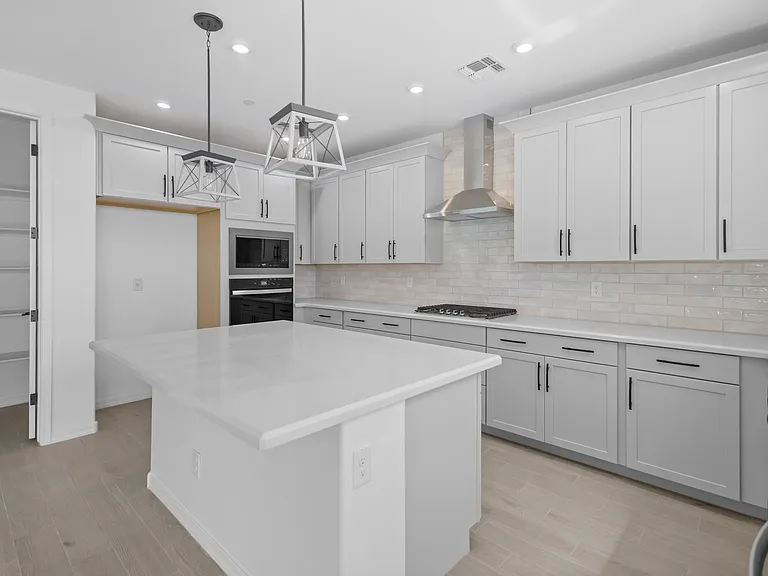 13415 W Eagle Feather Rd — Photo 4