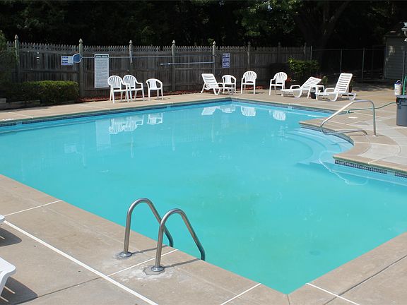 Refreshing Swimming Pool!!