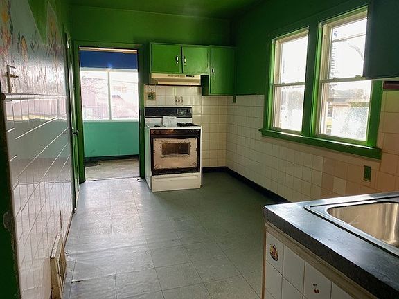 4th image of 719 22nd Ave