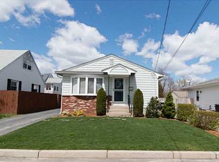 86 Vermont St, Cranston, RI 02920